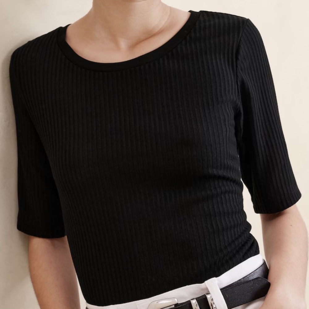 🆕 Banana Republic black ladder ribbed half sleeve crew neck top